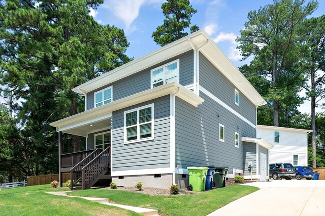 3904 Avent Ferry Rd in Raleigh, NC - Building Photo - Building Photo