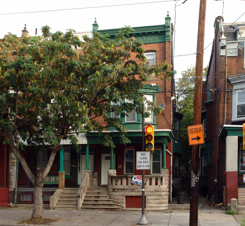 4141 W Girard Ave in Philadelphia, PA - Building Photo