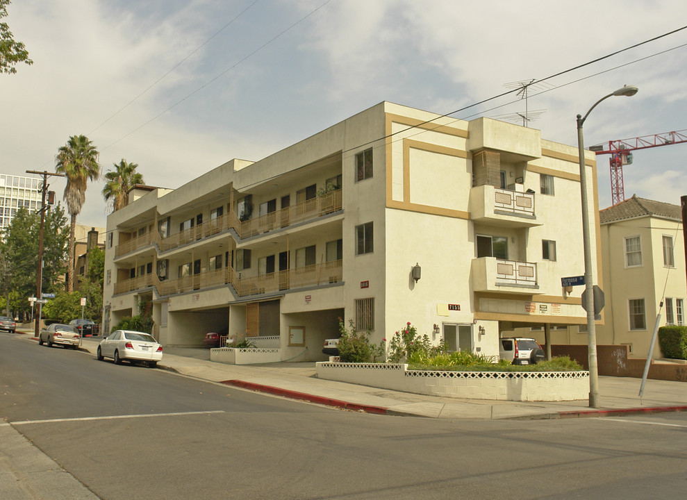 1616 N Formosa Ave in Los Angeles, CA - Building Photo