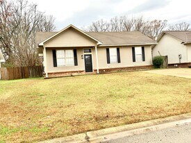 4801 Highland Park Cir in Jonesboro, AR - Building Photo