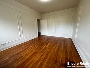 1687 Commonwealth Ave in Boston, MA - Building Photo - Building Photo