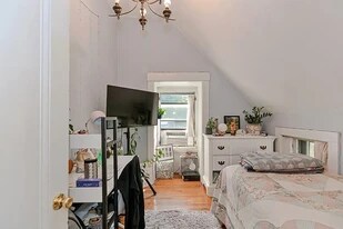 139 Hillside St, Unit A in Boston, MA - Building Photo