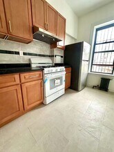 488 McDonald Ave, Unit 2 in Brooklyn, NY - Building Photo - Building Photo
