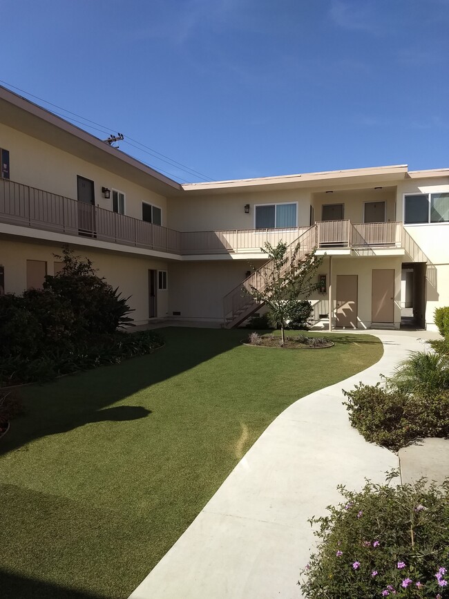 2960 W 235th St in Torrance, CA - Foto de edificio - Building Photo