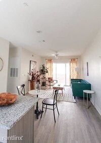 1202 W Whitestone Blvd photo'