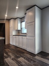 1269 N Adkins Hill Rd in Norman, OK - Foto de edificio - Building Photo