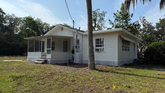1324 Neely Dr in Leesburg, FL - Building Photo - Building Photo
