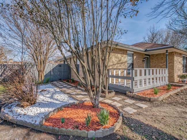 1504 Ridge Ct in Midlothian, TX - Foto de edificio - Building Photo