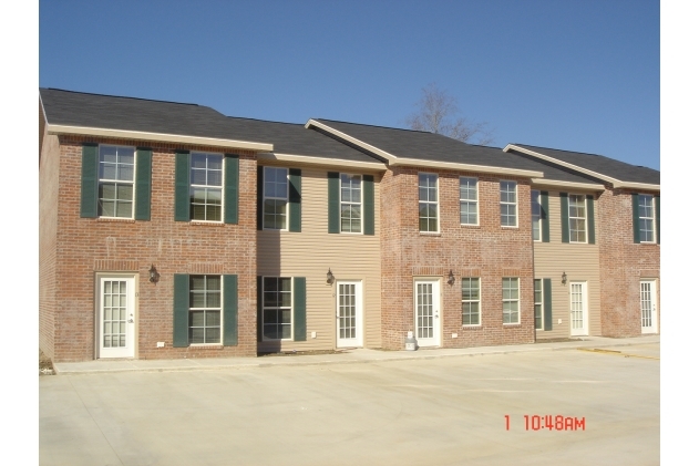 Pelican Place in Lake Charles, LA - Building Photo