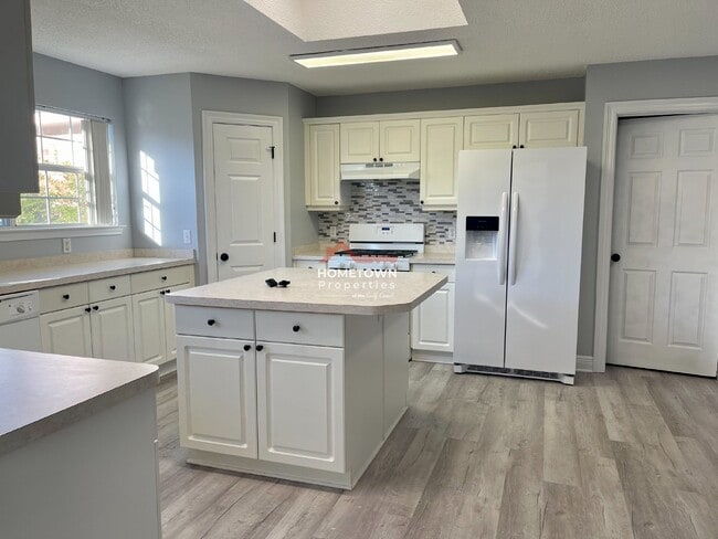 3052 Red Fern Rd in Cantonment, FL - Building Photo - Building Photo