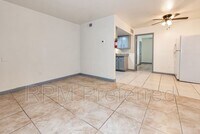 1802 N Wayside Dr photo'