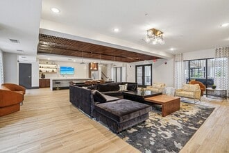 Neon Burnsville in Burnsville, MN - Foto de edificio - Building Photo