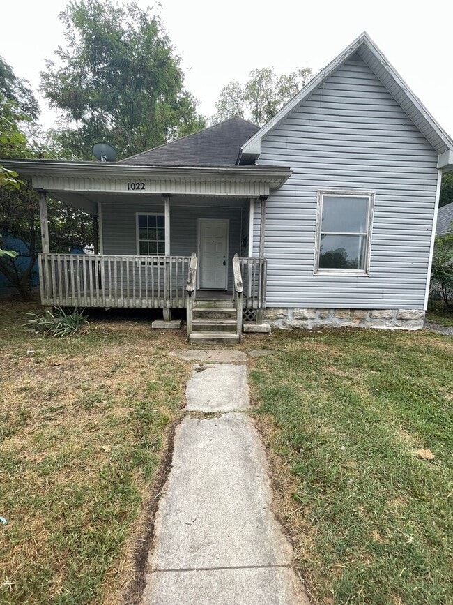 property at 1022 W Thoman St