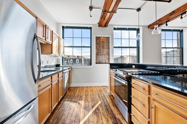 881 E 1st St, Unit 1