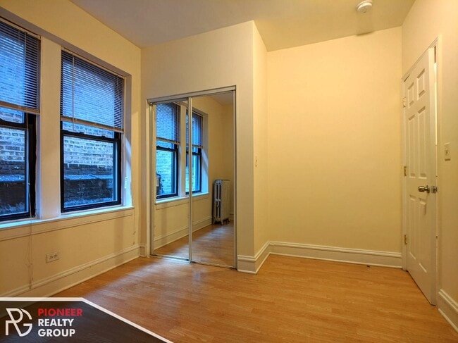 4857 N Damen Ave, Unit 4851-103