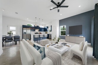 827 S Palmetto Ave in San Antonio, TX - Building Photo - Building Photo