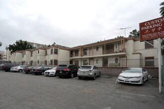 820 S Serrano Ave in Los Angeles, CA - Building Photo - Building Photo