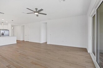 1019 Waterline Ct in Sarasota, FL - Building Photo - Building Photo