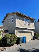 647 McGinnis Cir in Cotati, CA - Foto de edificio - Building Photo
