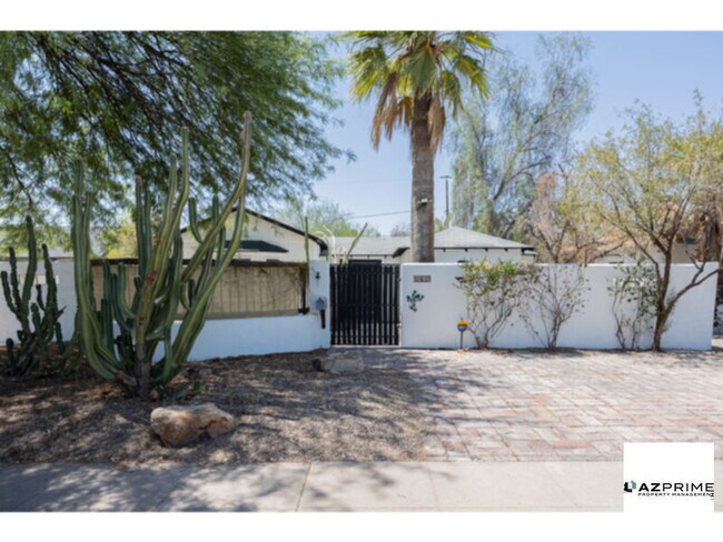 property at 1429 E Palm Ln