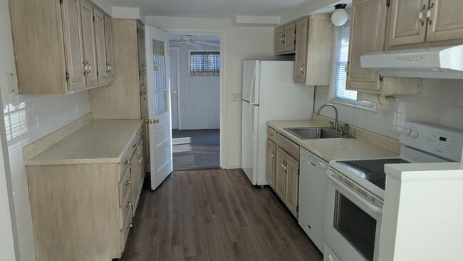 21 Falmouth Dr in Grafton, MA - Building Photo - Building Photo