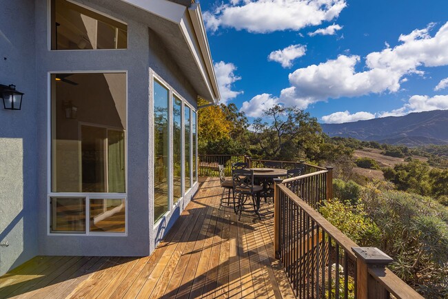 644 Tico Rd in Ojai, CA - Building Photo - Building Photo