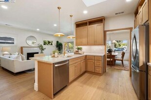 4374 First St in Pleasanton, CA - Building Photo