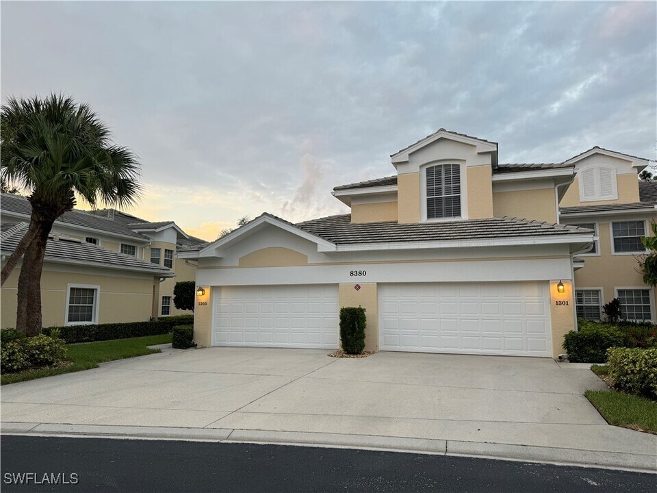 8380 Mystic Greens Way in Naples, FL - Building Photo