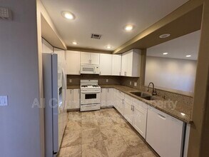 29585 Avenida La Paz in Cathedral City, CA - Building Photo - Building Photo