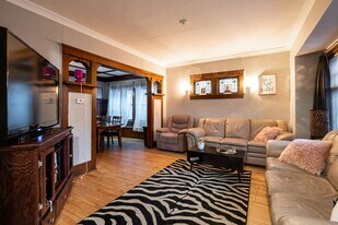 3414 N Oakland Ave in Milwaukee, WI - Building Photo