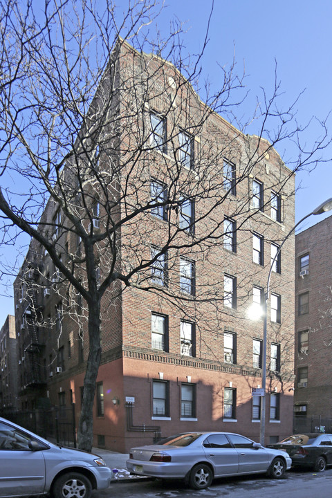 35-41 94th St in Jackson Heights, NY - Building Photo