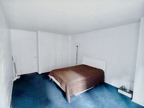 90 Gold St in New York, NY - Building Photo - Building Photo