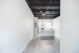 2612 Castle St in Waller, TX - Building Photo - Building Photo