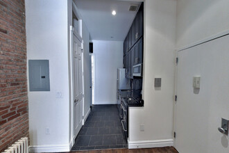 420 W 51st St in New York, NY - Building Photo - Building Photo