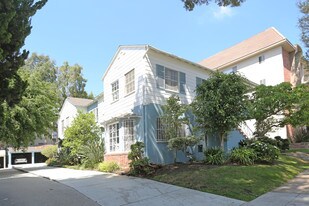 445 Kelton Ave in Los Angeles, CA - Building Photo