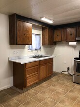 5449 Bain St in Jurupa Valley, CA - Foto de edificio - Building Photo