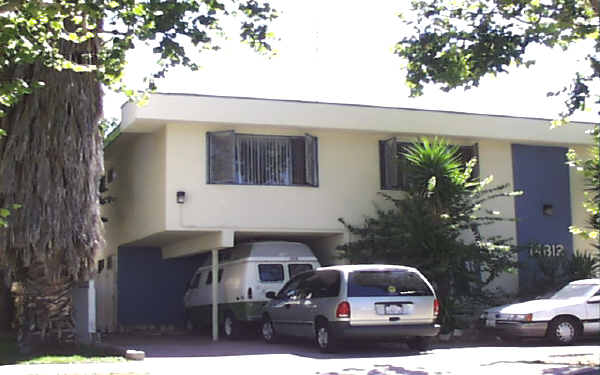 14812 Gilmore St in Van Nuys, CA - Building Photo