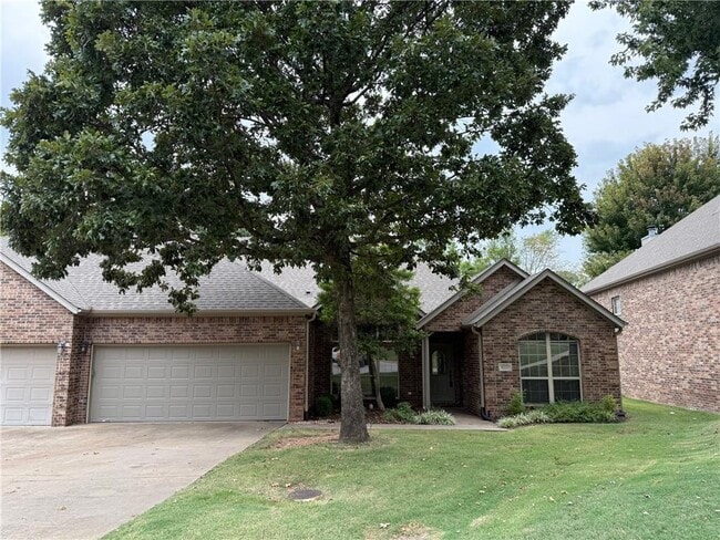 4251 N Meadow View Dr in Fayetteville, AR - Building Photo - Building Photo