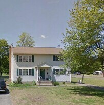 23 Lownds Dr, Unit # 23 in Windsor Locks, CT - Building Photo