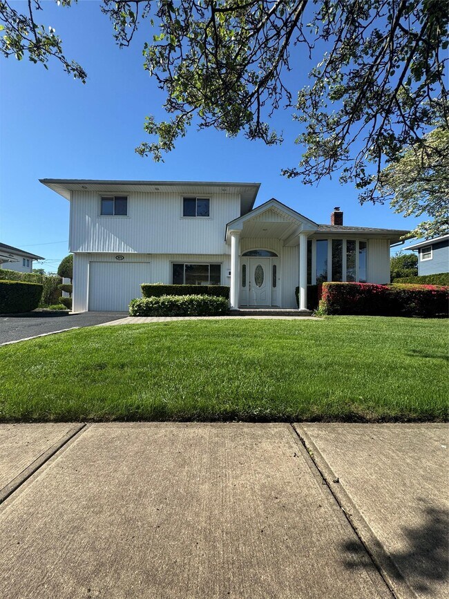 property at 371 White Birch Ln