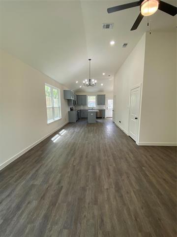 610 E Texas St in Denison, TX - Building Photo - Building Photo