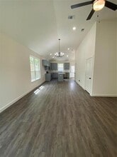 610 E Texas St in Denison, TX - Building Photo - Building Photo