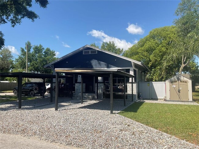 4102 N Branch Ave in Tampa, FL - Building Photo - Building Photo