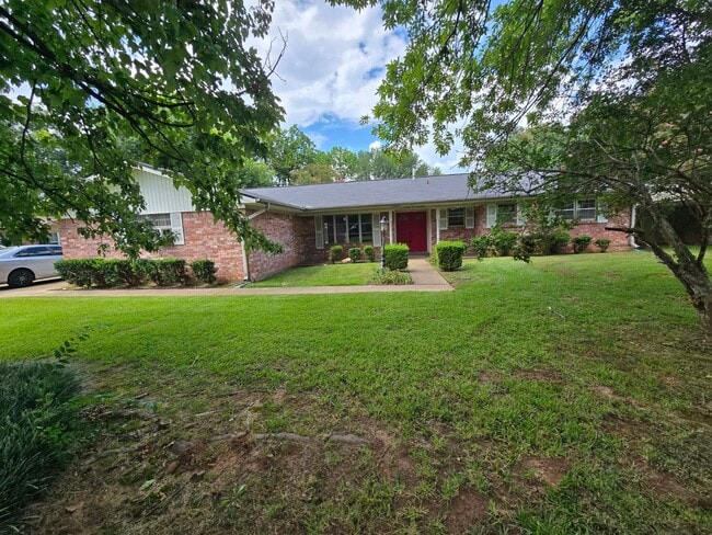 2313 Brownlee Rd in Bossier City, LA - Building Photo - Building Photo