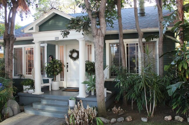 property at 1221 N Orange Grove Ave