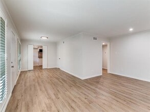 11108 Valleydale Dr in Dallas, TX - Building Photo - Building Photo