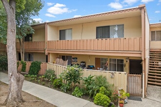 Stanford Garden Apartments in East Palo Alto, CA - Building Photo - Building Photo