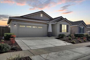 2016 Fairhaven St in Roseville, CA - Building Photo