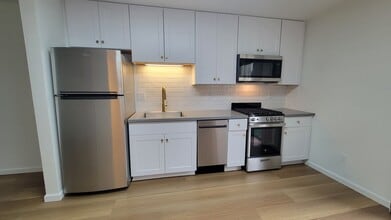 2500 Lawrence St in Ceres, CA - Building Photo - Building Photo