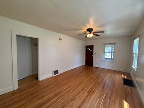 988 Central Ave W in St. Paul, MN - Building Photo - Building Photo